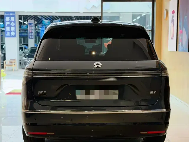 NIO NIO ES8 2025 Base Model — Фото автомобиля 8