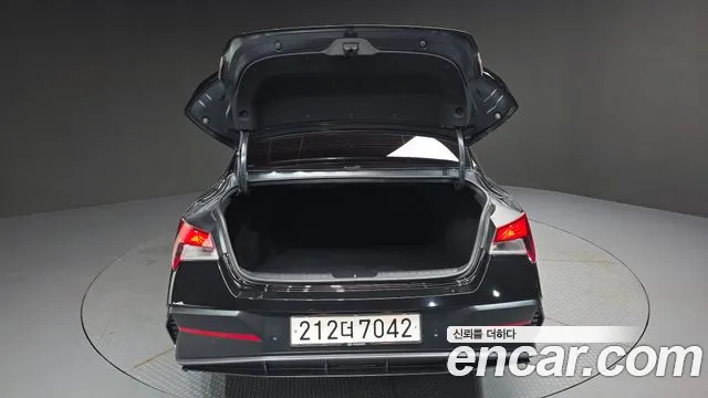 Hyundai AVANTE Новый Avante (CN7) — Фото автомобиля 8