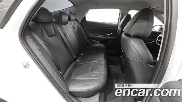 Hyundai Avante CN7 — Фото автомобиля 10