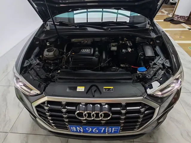 Audi Q3 — Фото автомобиля 11