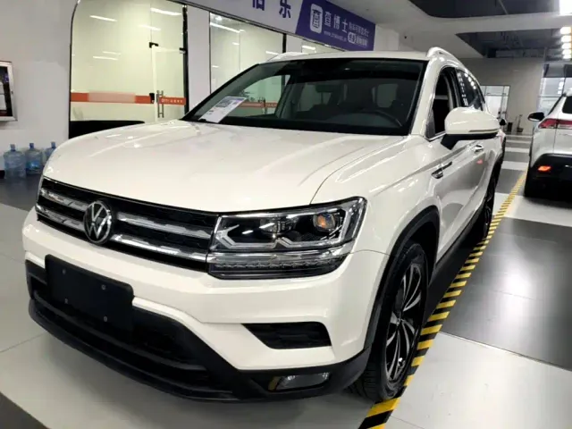 Фотография автомобиля — Volkswagen Tharu