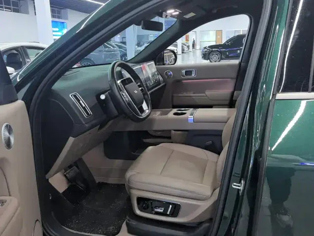 Li Auto L9 — Фото автомобиля 9
