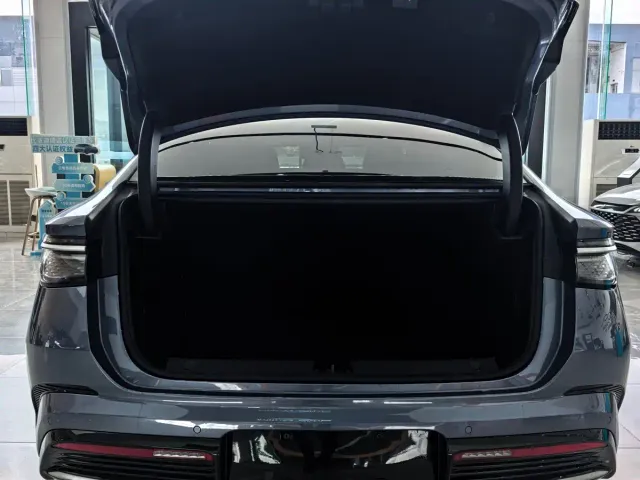 BYD Seal — Фото автомобиля 8