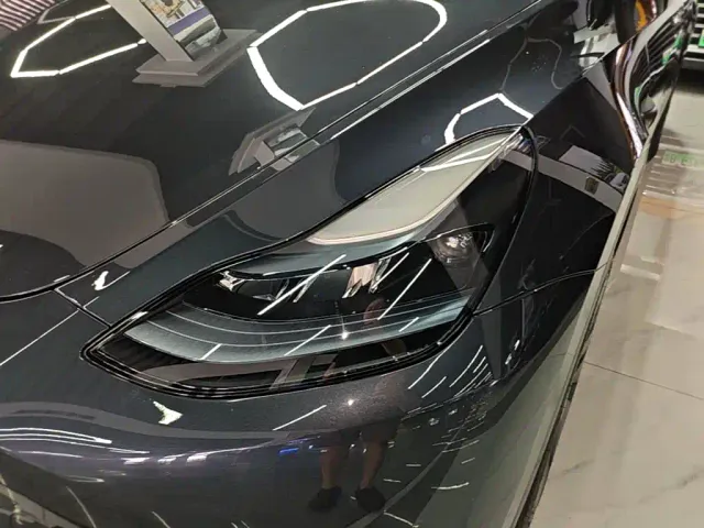 Tesla Model Y — Фото автомобиля 23
