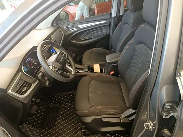 Roewe RX3 — Фото автомобиля 14