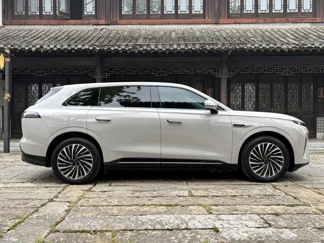 Exeed Exlantix ET 2024 Extended Range 240 Max AWD — Фото автомобиля 12