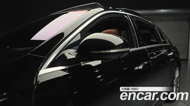 Mercedes-Benz S-Class — Фото автомобиля 27