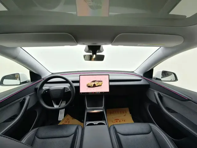 Tesla Model Y — Фото автомобиля 5