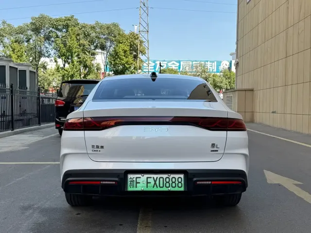 BYD Qin L — Фото автомобиля 13