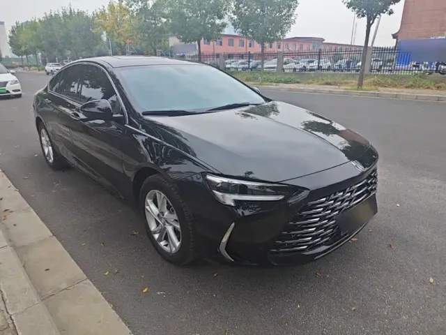 Buick Regal — Фото автомобиля 3