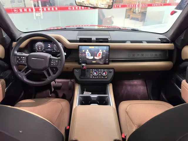 Land Rover Defender — Фото автомобиля 6
