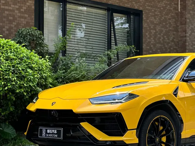 Lamborghini Urus — Фото автомобиля 2