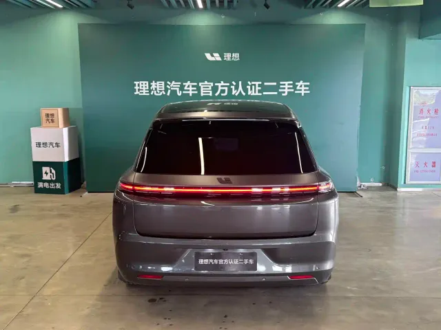 Li Auto L8 — Фото автомобиля 3