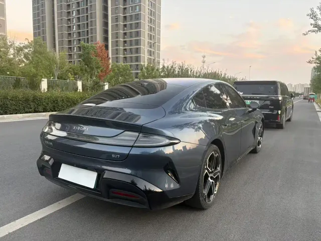 Xiaomi SU7 — Фото автомобиля 9