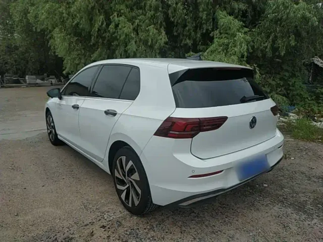 Volkswagen Golf — Фото автомобиля 4