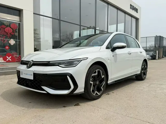 Фотография автомобиля — Volkswagen Golf