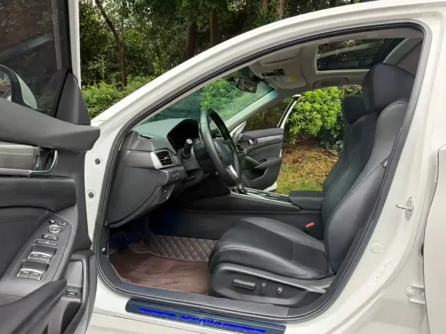 Honda Accord — Фото автомобиля 5