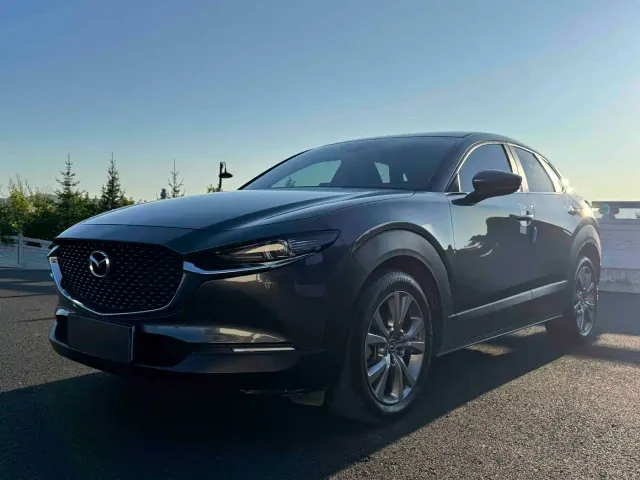 Фотография автомобиля — Mazda CX-30