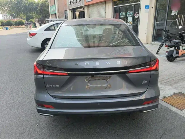 Roewe i5 — Фото автомобиля 5