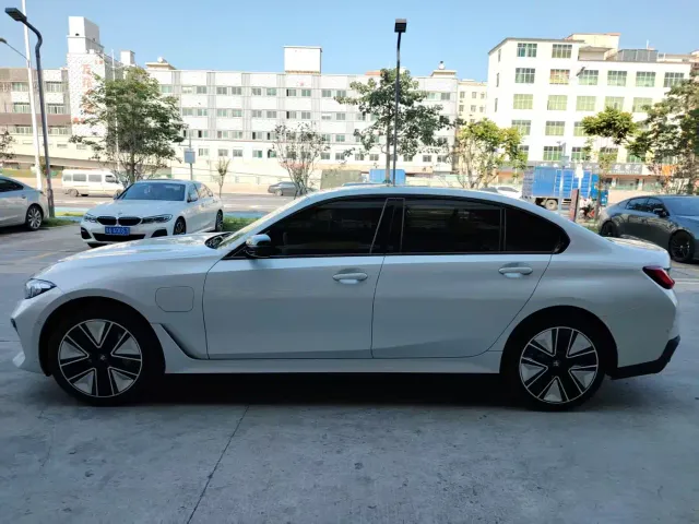 BMW i3 — Фото автомобиля 3