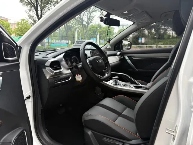 Geely Binyue — Фото автомобиля 4