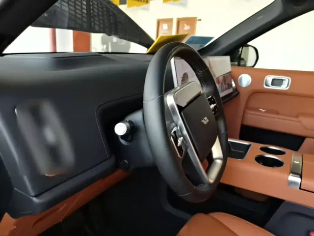 Li Auto L8 — Фото автомобиля 9