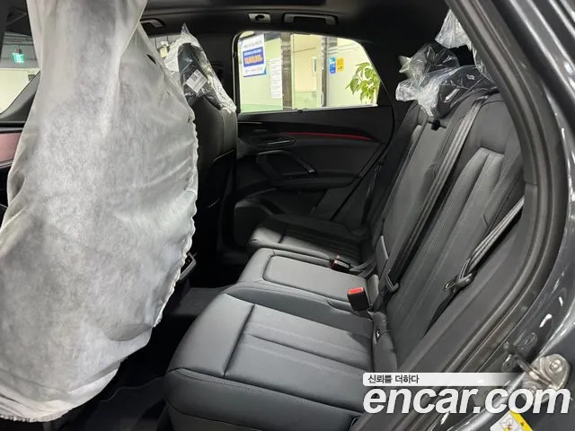 Audi Q5 45 TFSI quattro S Line Black Edition Sportback — Фото автомобиля 6