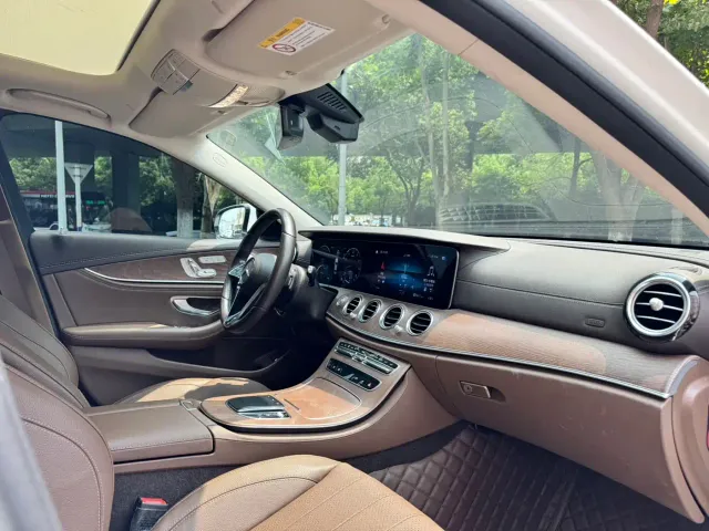 Mercedes-Benz E-Class — Фото автомобиля 13
