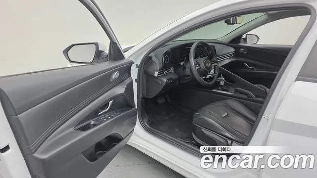 Hyundai AVANTE Avante (CN7) — Фото автомобиля 10