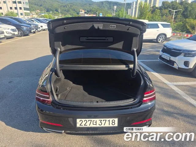 Genesis G80 RG3 — Фото автомобиля 6