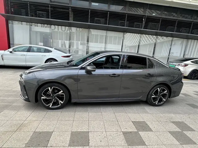 Lynk & Co 03 — Фото автомобиля 14