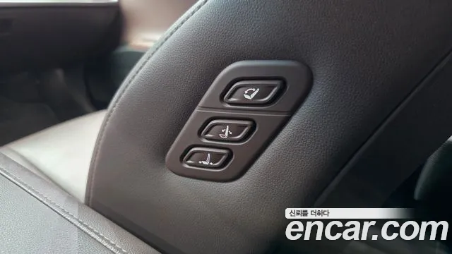 Hyundai Grandeur Grandeur (GN7) 2.5 Бензин 2WD — Фото автомобиля 15