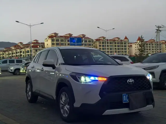 Toyota Corolla Cross — Фото автомобиля 3