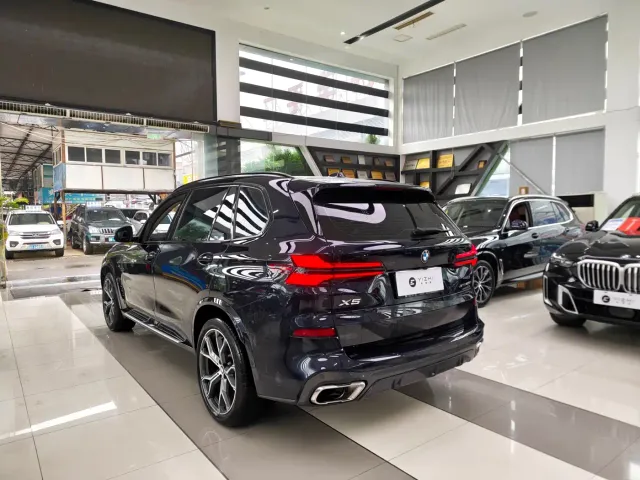 BMW X5 — Фото автомобиля 4