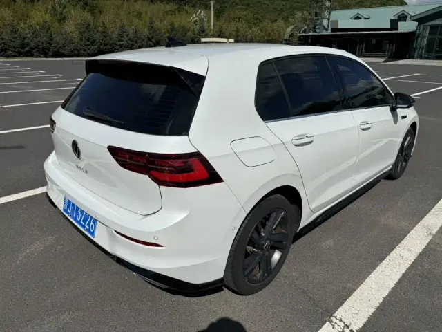 Volkswagen Golf — Фото автомобиля 4