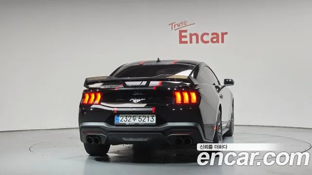 Ford Mustang — Фото автомобиля 4