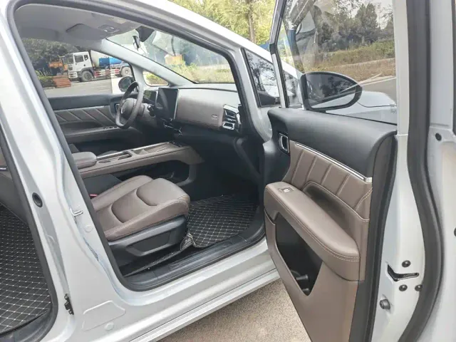 Wuling Starlight 730 — Фото автомобиля 24