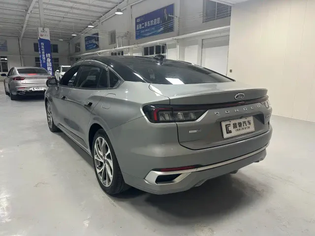 Ford Mondeo — Фото автомобиля 6