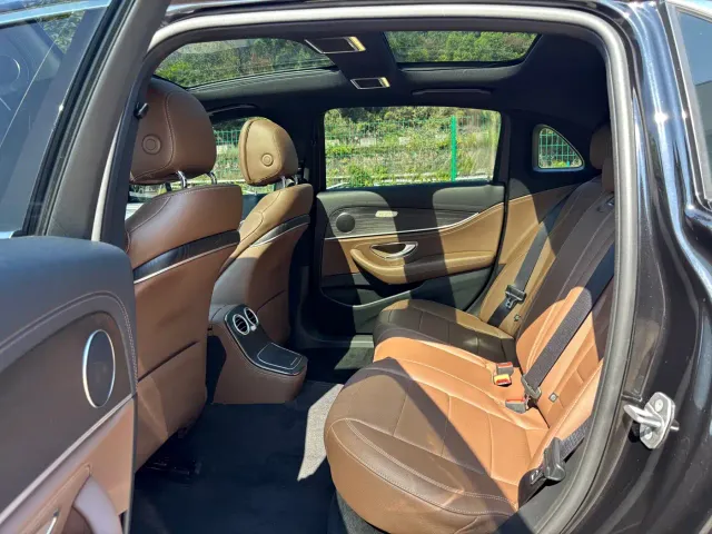 Mercedes-Benz E-Class — Фото автомобиля 6