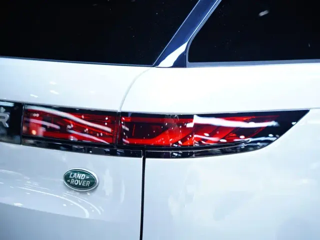 Land Rover Range Rover Sport — Фото автомобиля 9