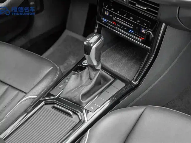Volkswagen Passat — Фото автомобиля 19