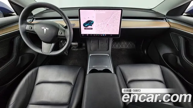 Tesla Model 3 — Фото автомобиля 5