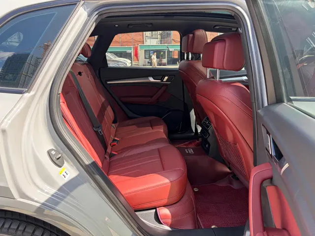 Audi Q5L — Фото автомобиля 11