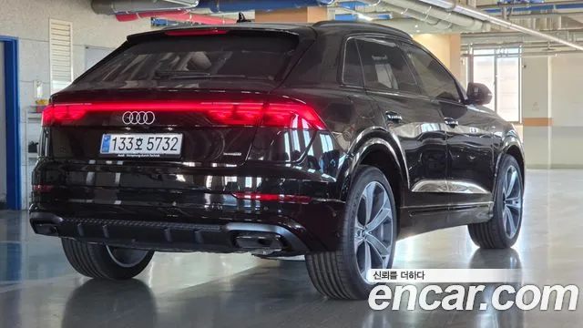 Audi Q8 50 TDI quattro Premium — Фото автомобиля 2