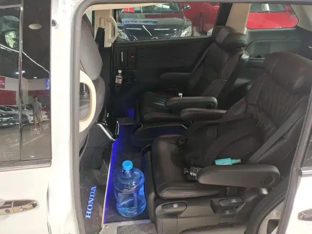 Honda Odyssey — Фото автомобиля 7