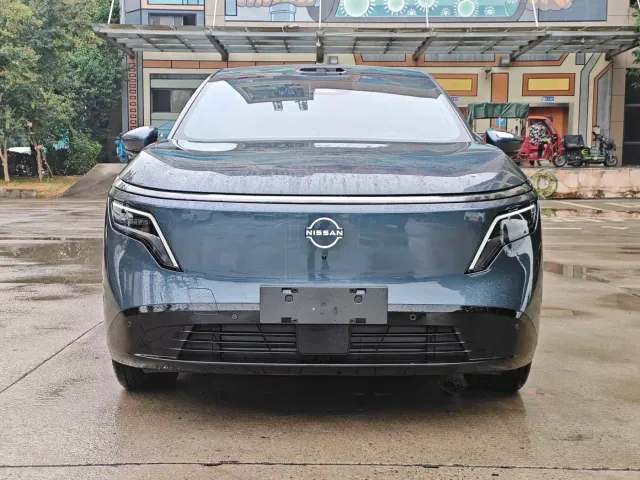 Nissan NX8 — Фото автомобиля 2