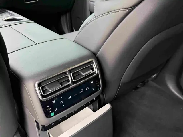 Li Auto L7 — Фото автомобиля 6