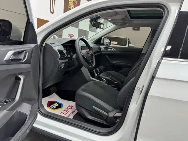 Volkswagen T-Cross — Фото автомобиля 7