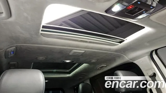 Hyundai Staria Staria 4WD Lounge 9 мест — Фото автомобиля 19