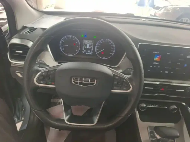 Geely Binyue — Фото автомобиля 10